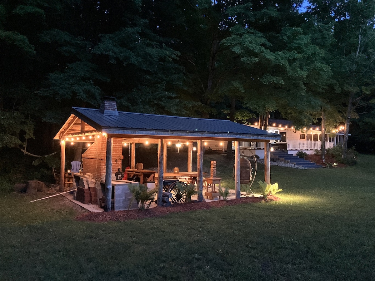 Riverside Retreat | Sauna, Fireplace, Kayaks/Tubes