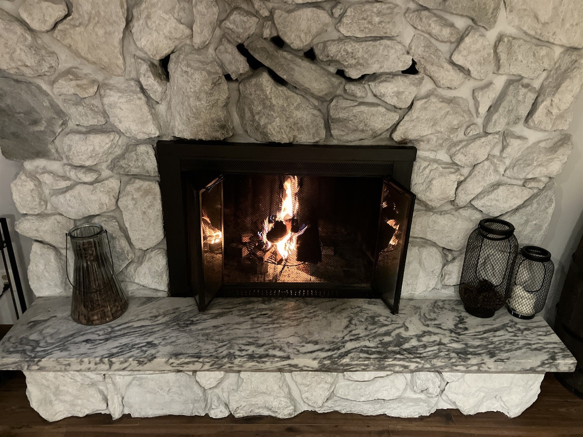 Riverside Retreat | Sauna, Fireplace, Kayaks/Tubes