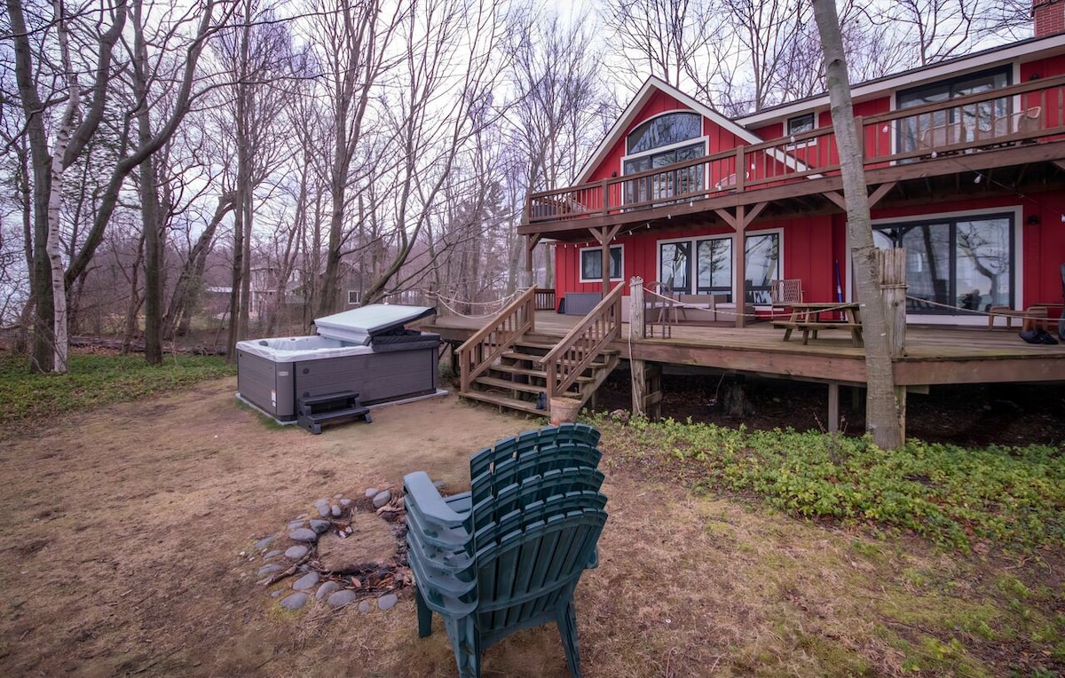 Edgewater: Hot Tub Overlooking Lake Michigan!