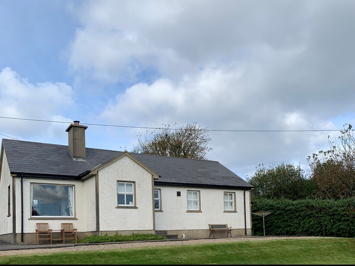 Captivating 3-Bed Cottage in Port na Blagh