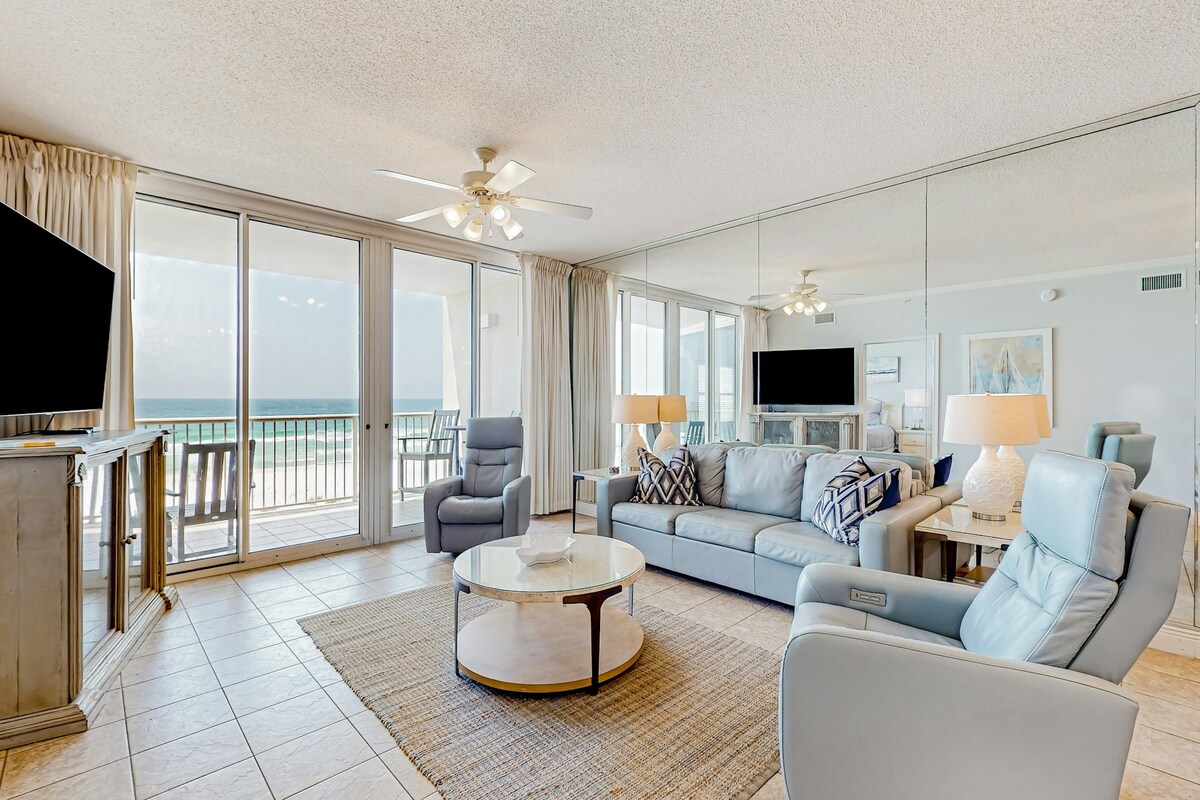 Beachfront 3BR with Gulf views, pools, gym