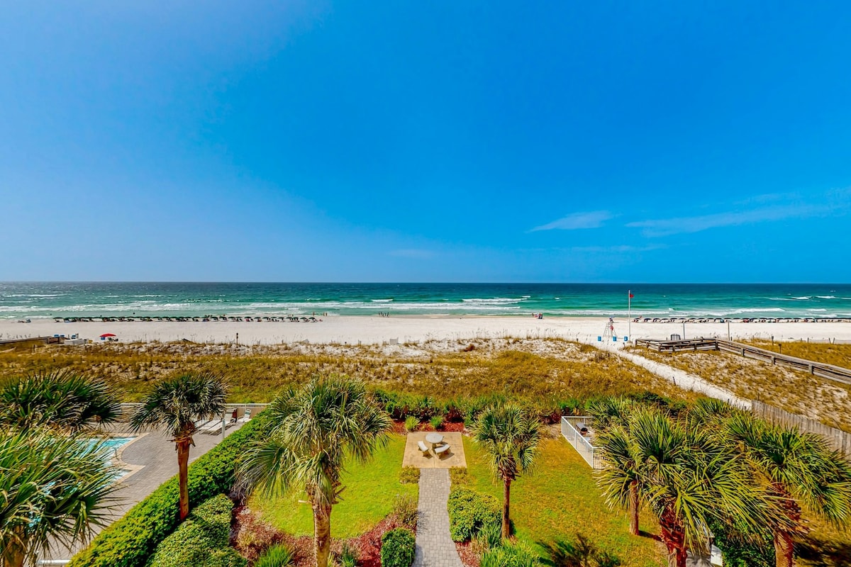 Beachfront 3BR with Gulf views, pools, gym