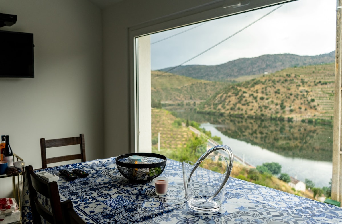 Douro River View Family Retreat 3bd Apartment