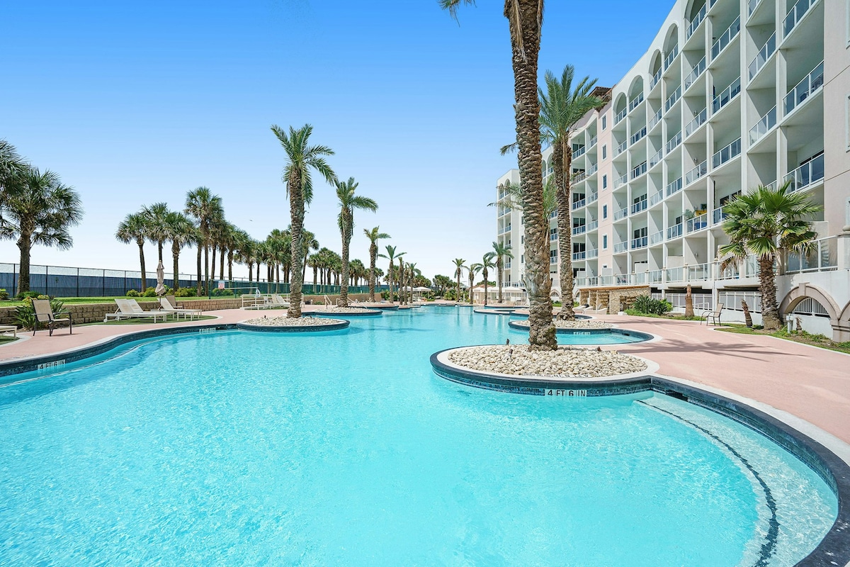 4BR top-floor Gulf-view condo with two pools