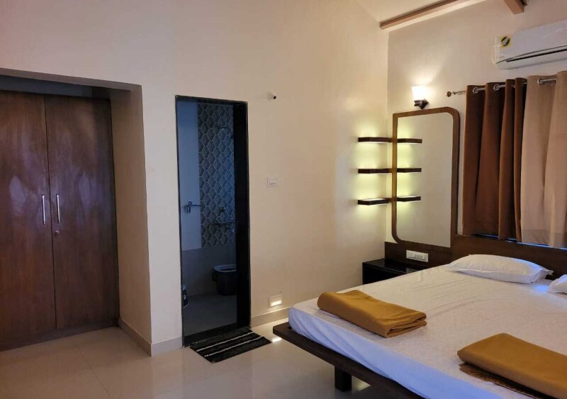 Dormitory Room with Breakfast at Dapoli
