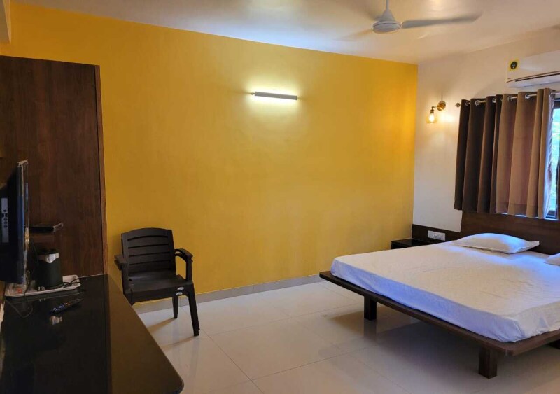 Super Deluxe Cottages with half board at Dapoli