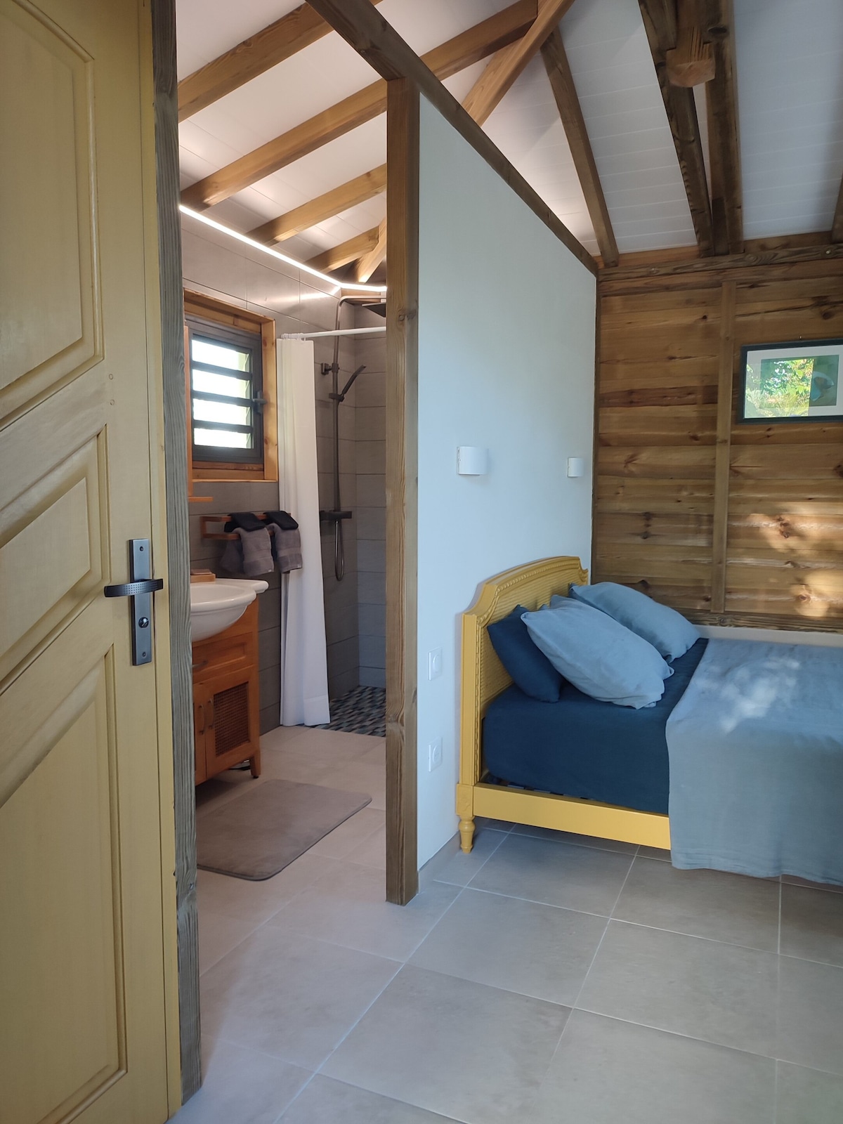 Zandoli-Bungalow-Ensuite-Panoramic-Sea view