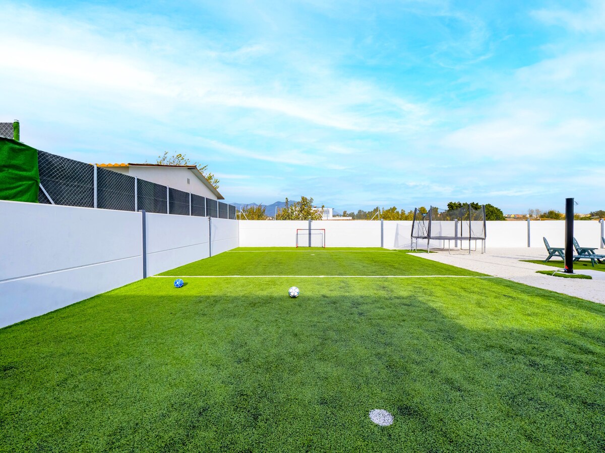 Cubo's Casa Soles & Football field