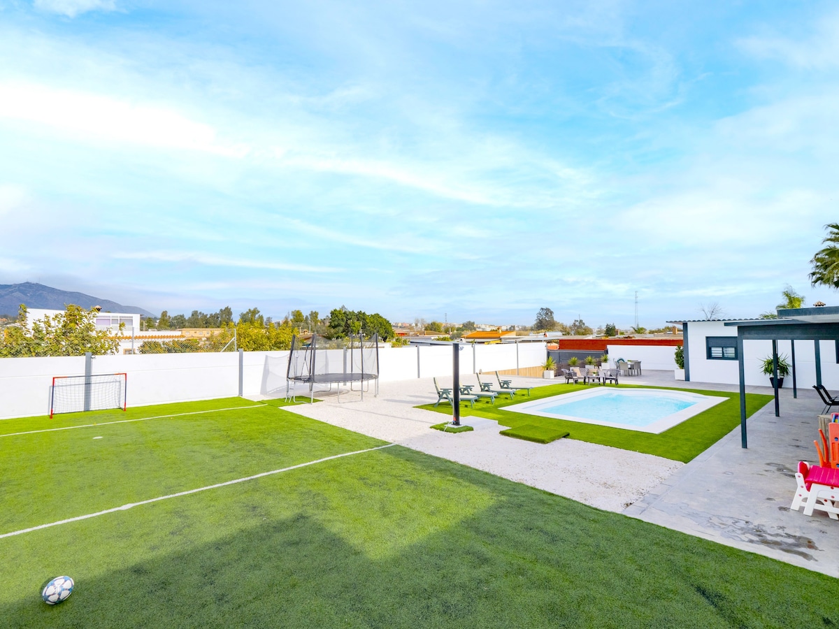 Cubo's Casa Soles & Football field