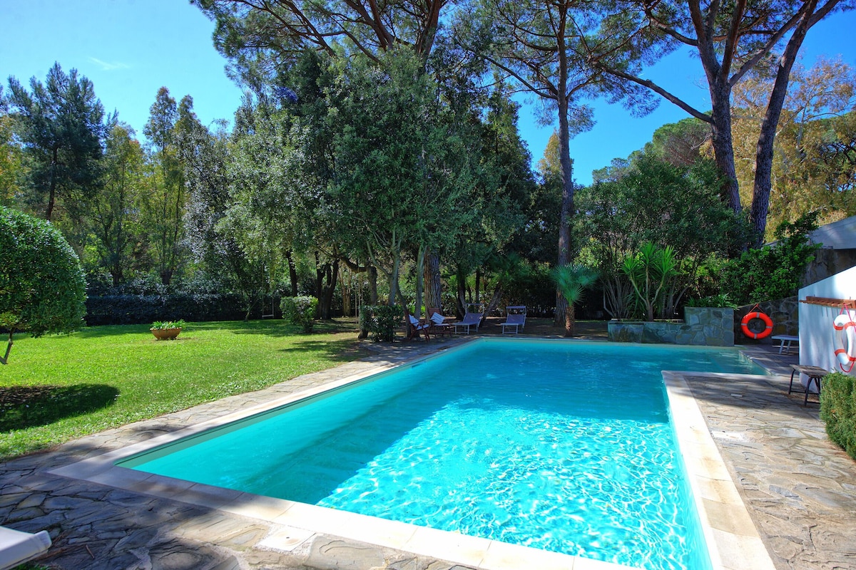 Villa Rocca Mare - Villa with pool by the sea