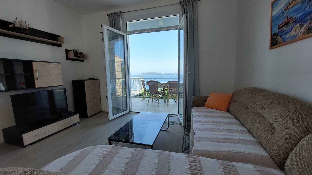 公寓Matea -带海景和阳台的双卧室公寓