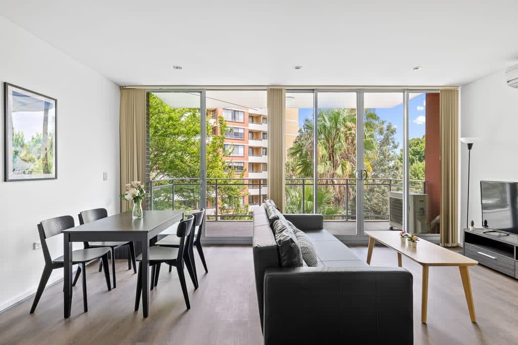 2BR Apt in Strathfield Sleeps 6