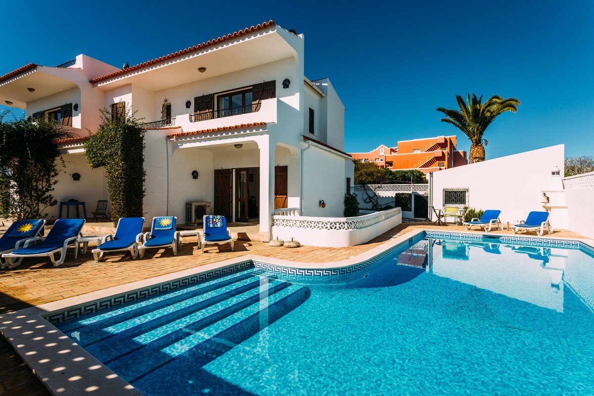 Fawlty T - amazing 5-bed villa with pool & stunnin