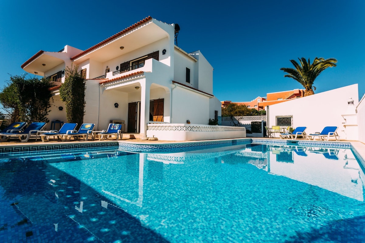 Fawlty T - amazing 5-bed villa with pool & stunnin