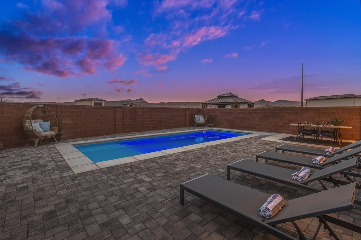 Zion Village Private Poolside Home