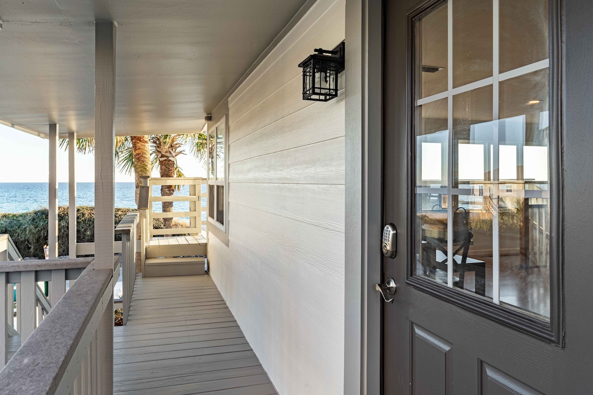 Gulf front, walk to Rosemary Beach, 5BR, gazebo