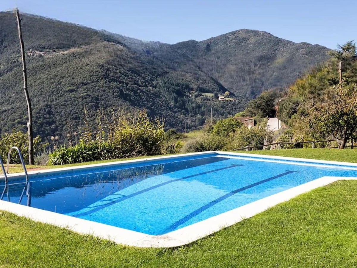 Rural apartment with nice views and shared pool