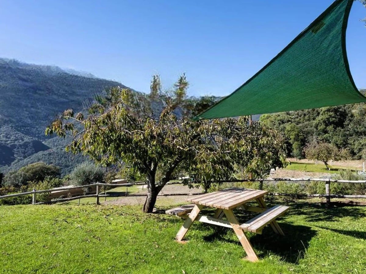 Rural apartment with nice views and shared pool