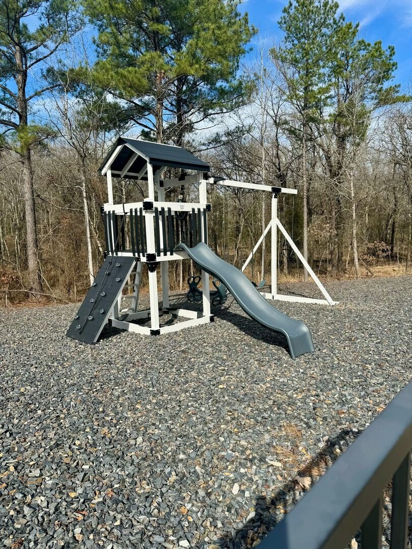 Midnight Cowboy, OutdoorPool,SwingSet,Shuffleboard