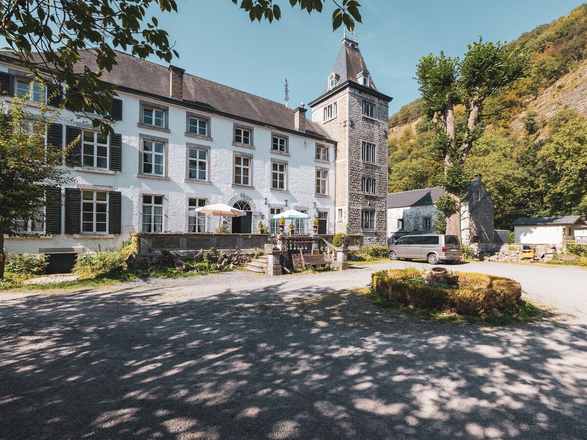 Group accommodation in castle in Aywaille