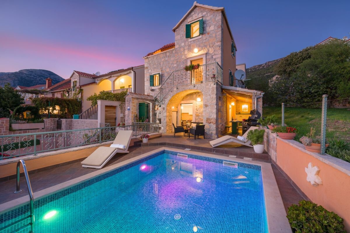 Luxury Villa Miss O with private pool and sea view