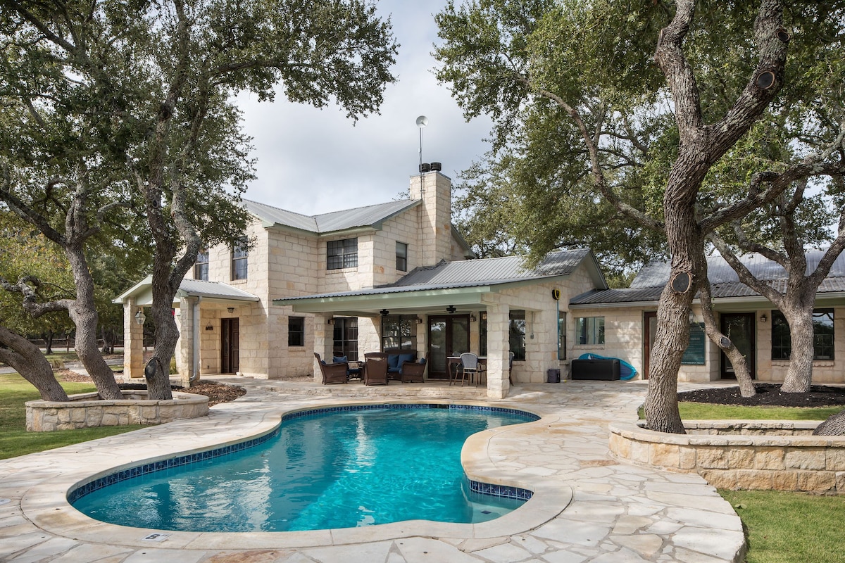 Spacious Hill Country Getaway on 10 acres w/ Pool