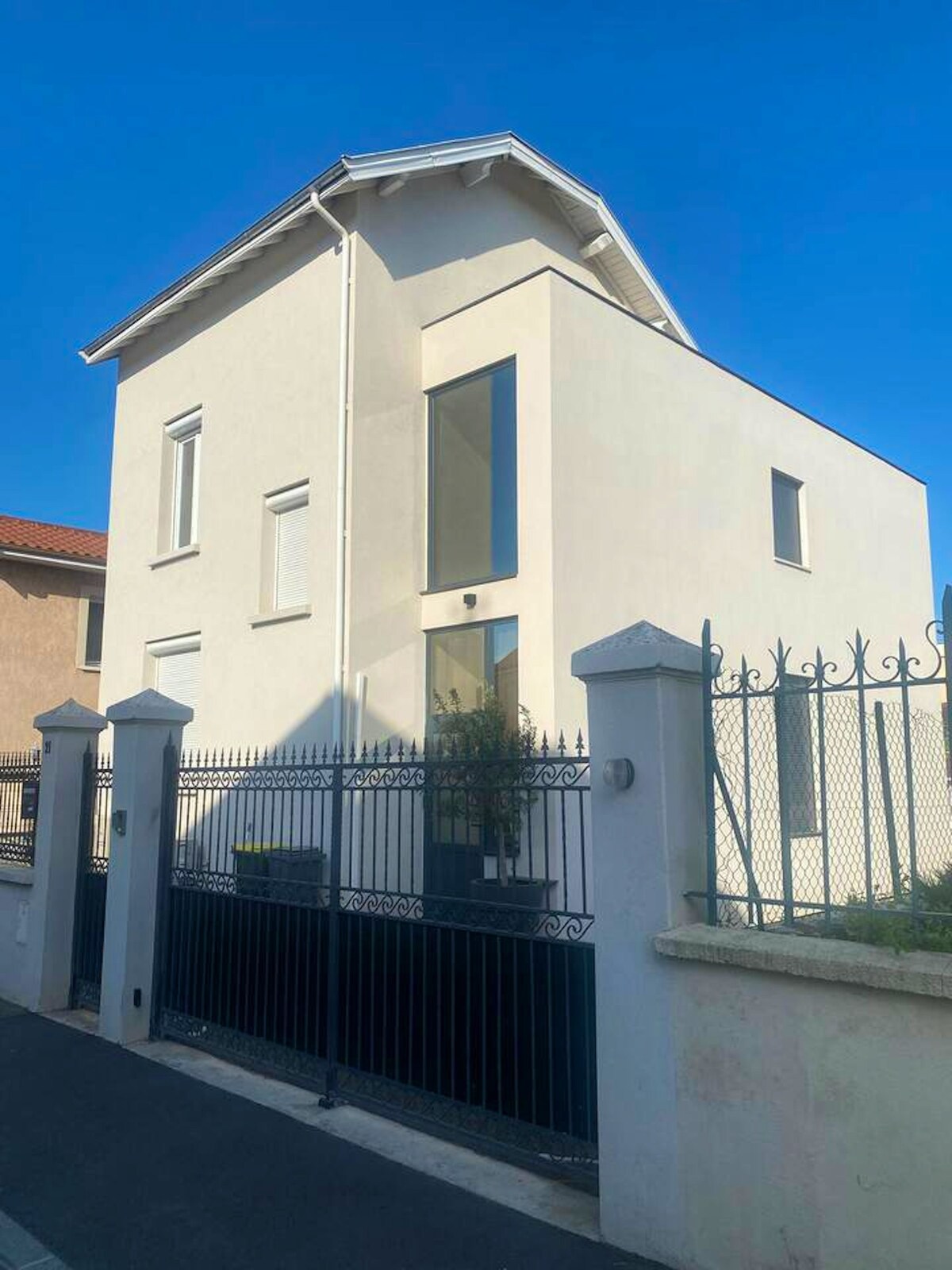 House for 8 ppl. with garden and terrace at Lyon