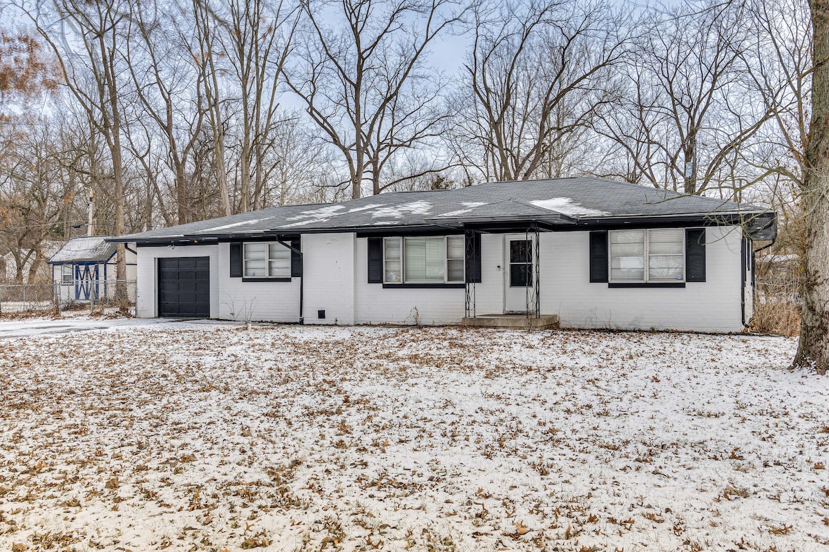 Modern Home ~ 6 Mi to Downtown Indy: Pets Welcome!