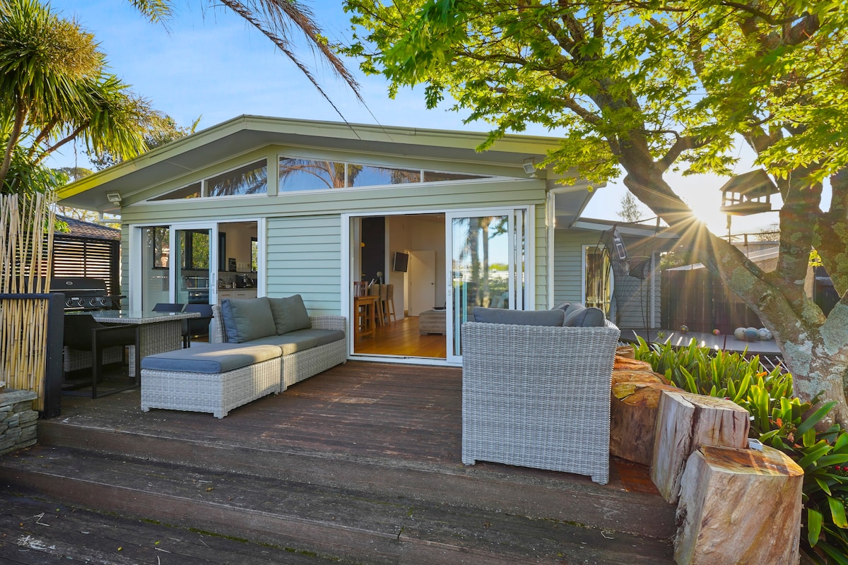 Gorgeous Family Retreat - Auckland Suburban Home