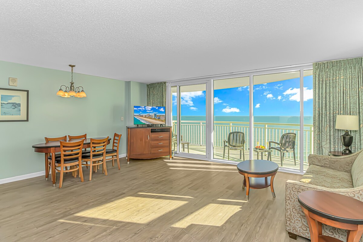 Oceanfront 2 Bedroom Suite - Sandy Beach Resort