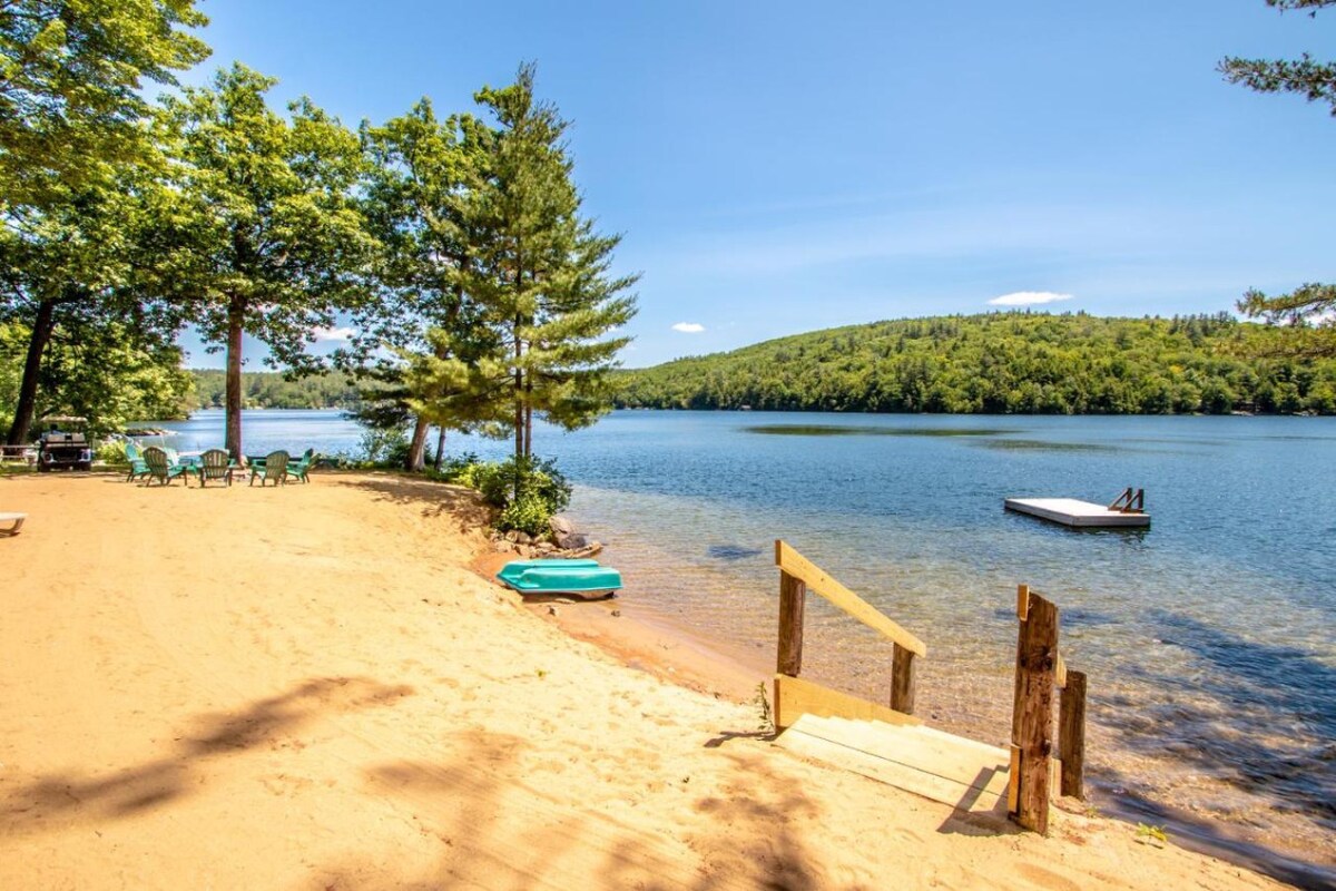 Waterfront 1-bedroom with deck