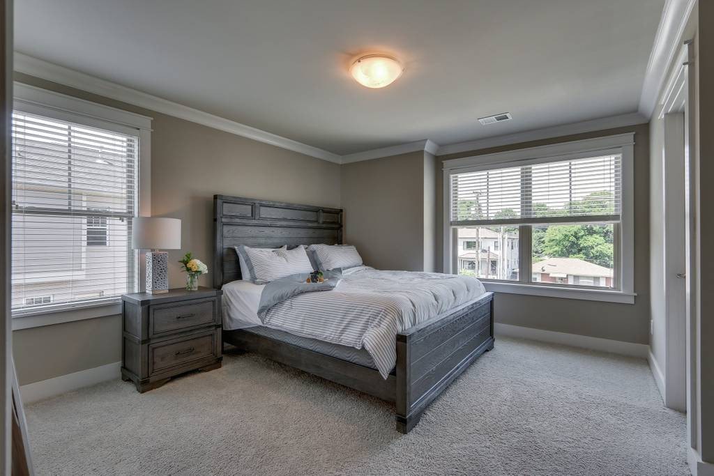 3 Grand Homes with King Beds, Near Belmont & Vandy