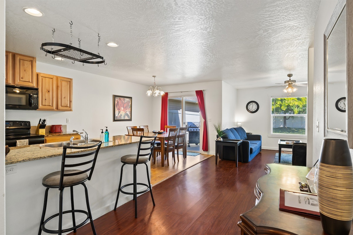 3 Adjacent Homes—Great for Families - Sleeps 24!