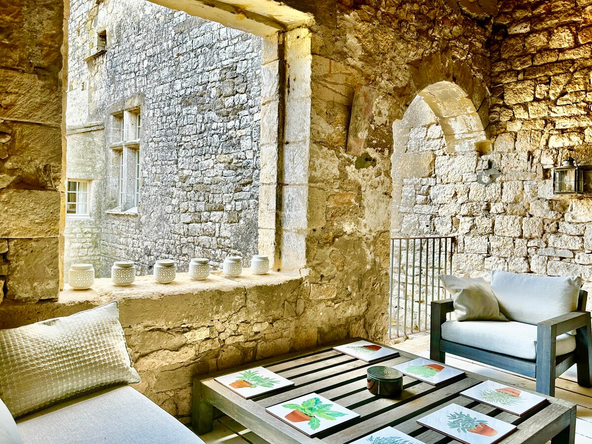 New! Historic Chateau near Uzès, Le Chevalier, 1 o