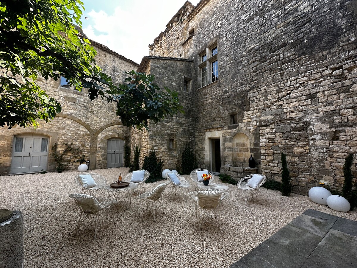 New! Historic Chateau near Uzès, Le Chevalier, 1 o