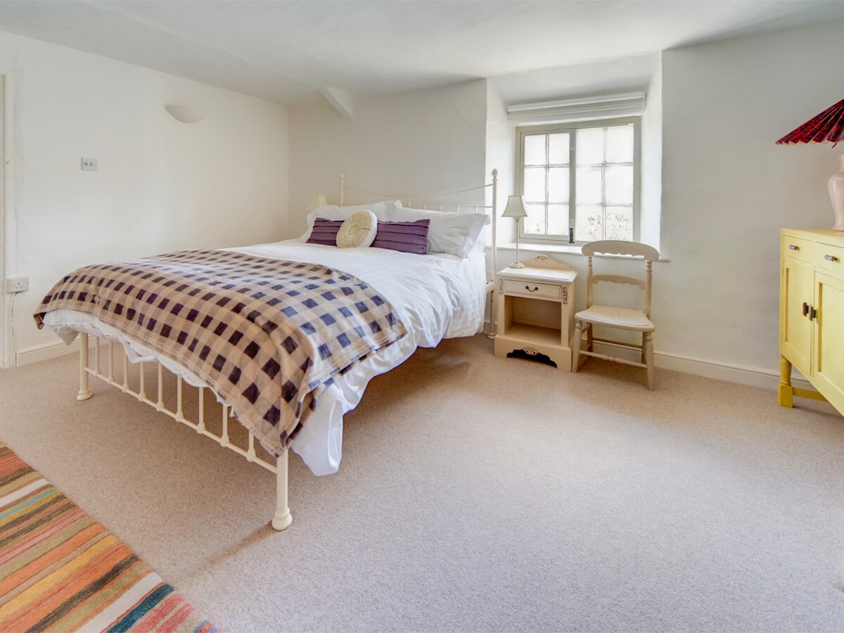 4 Bed in Isle of Purbeck (IC177)