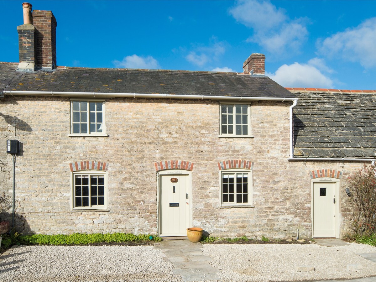 4 Bed in Isle of Purbeck (IC177)