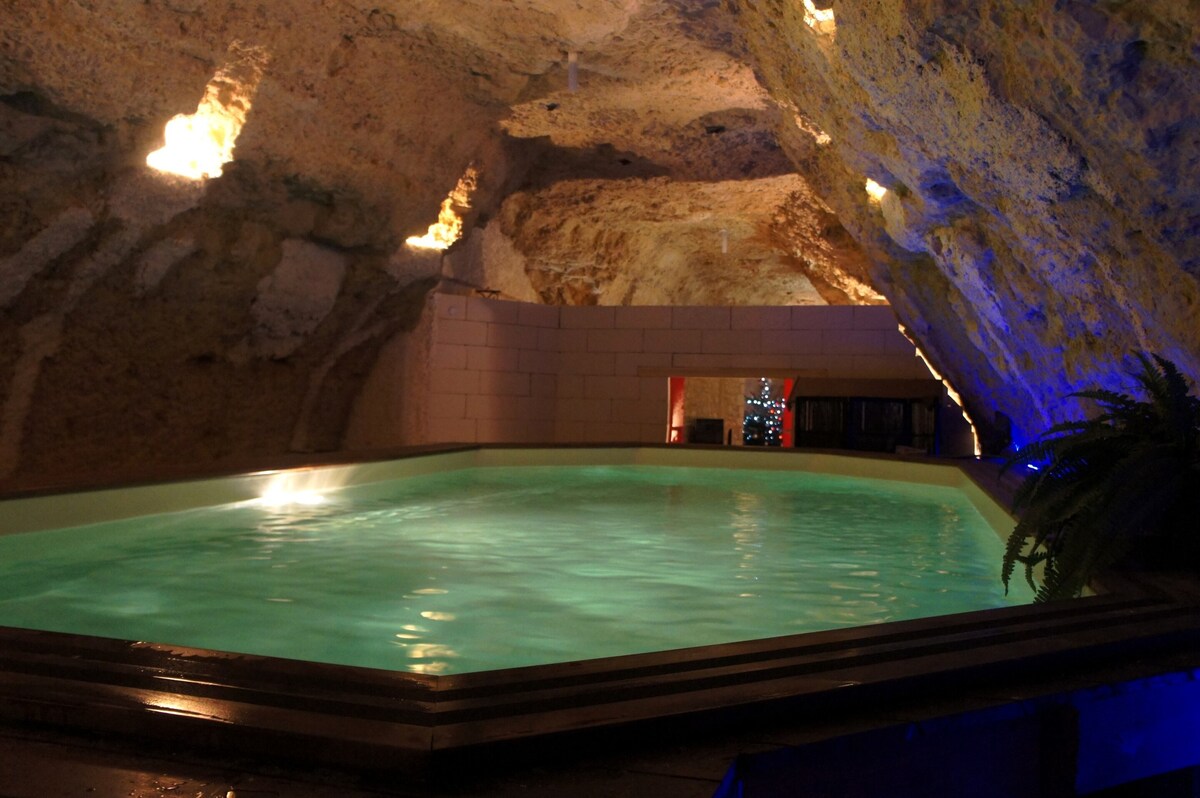 Loft Cave with Pool