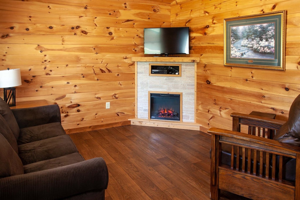 2 BR Hot Tub Cabin- Shawnee National Forest