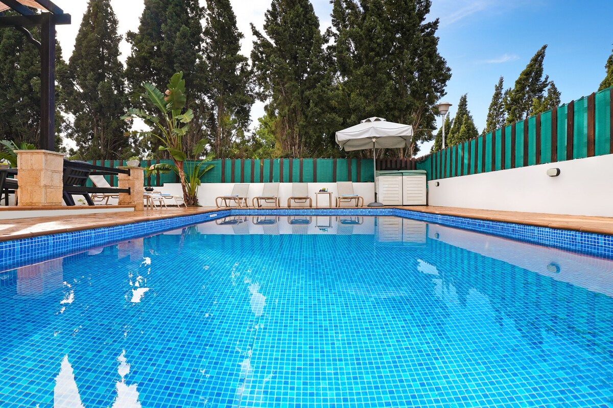 Villa Anthia - 2bed with Large Pool