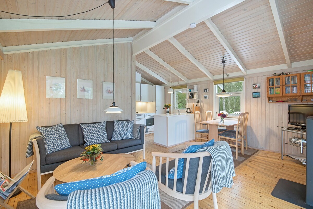 Lovely 6-person cottage in idyllic Hulsig 020702