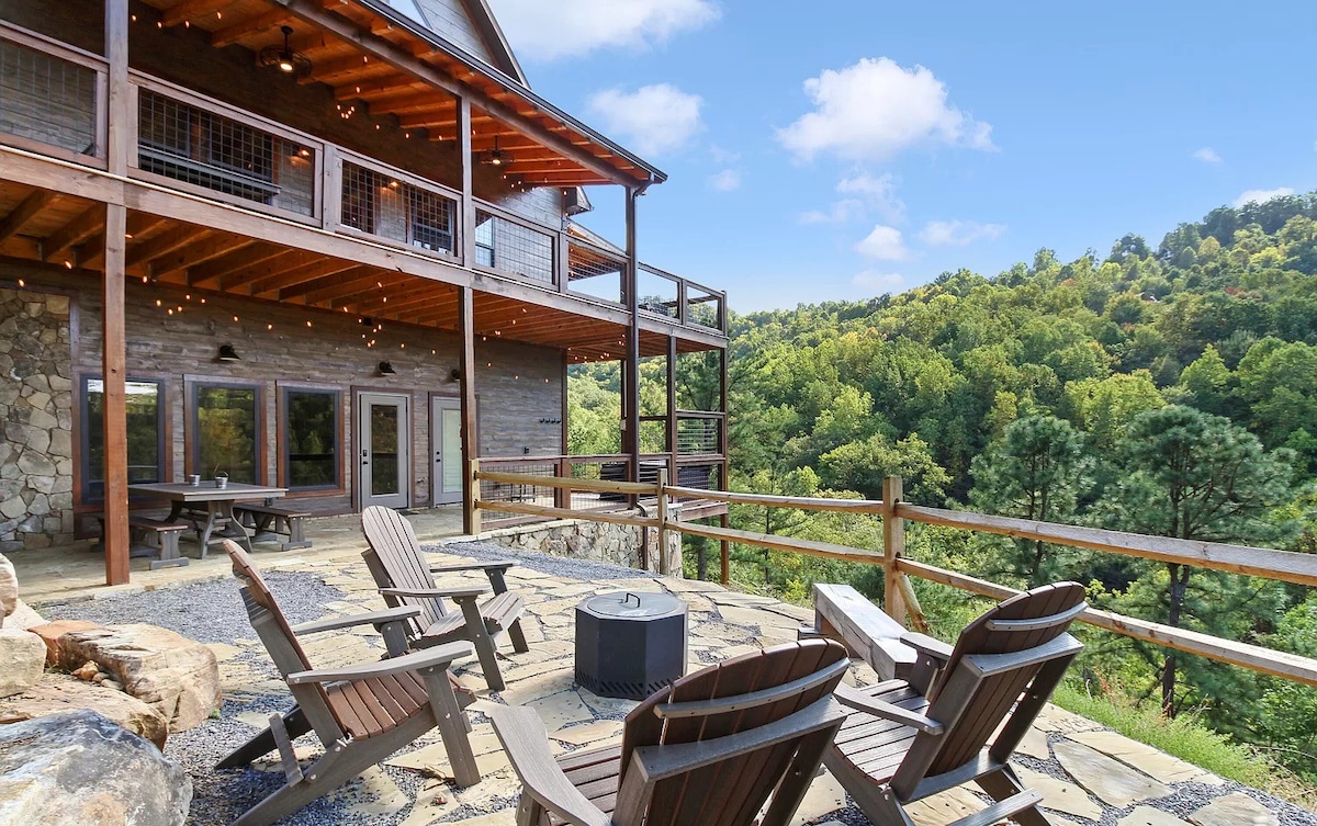 Gorgeous 4BD w/ VIEWS! Theater +Firepit +Game Room