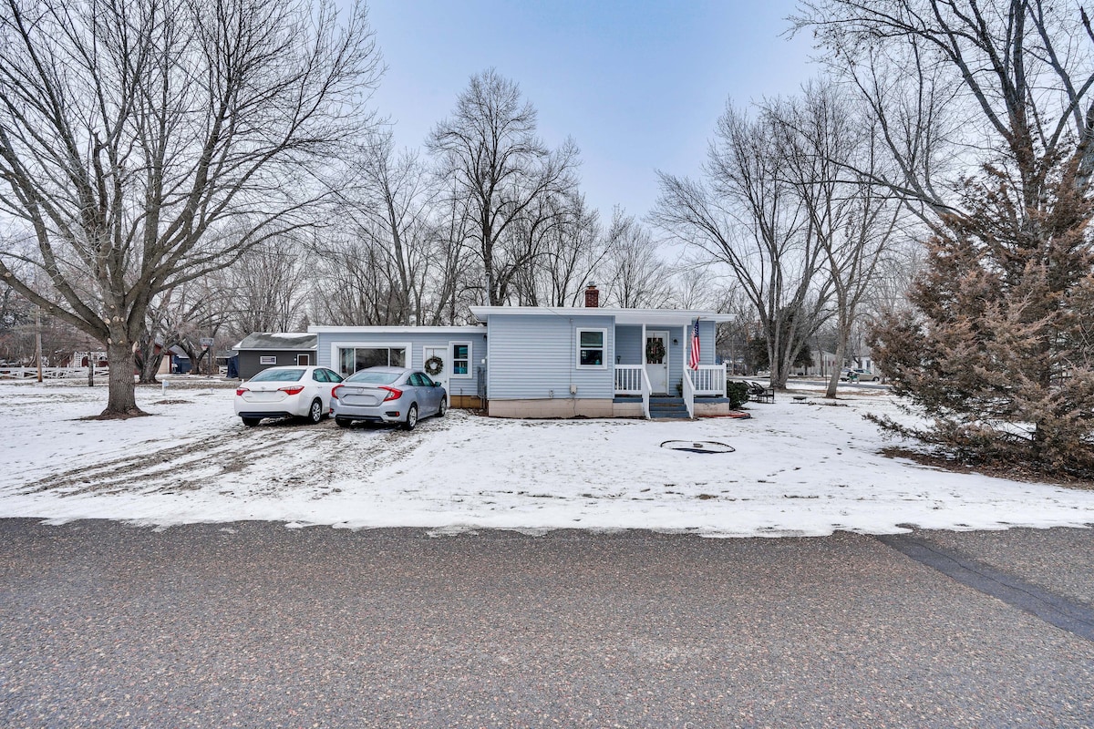 Charming Lakeland Home: Steps to St Croix River!