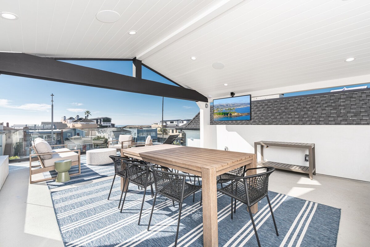 Newly Listed! Clean and Modern w/ Roof-Top Deck
