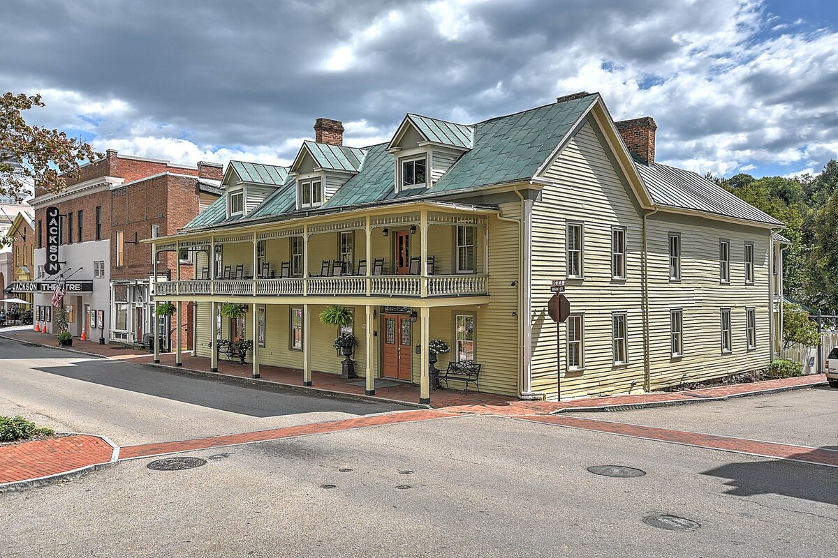 The Historic Eureka Inn: Peter Miller's Room