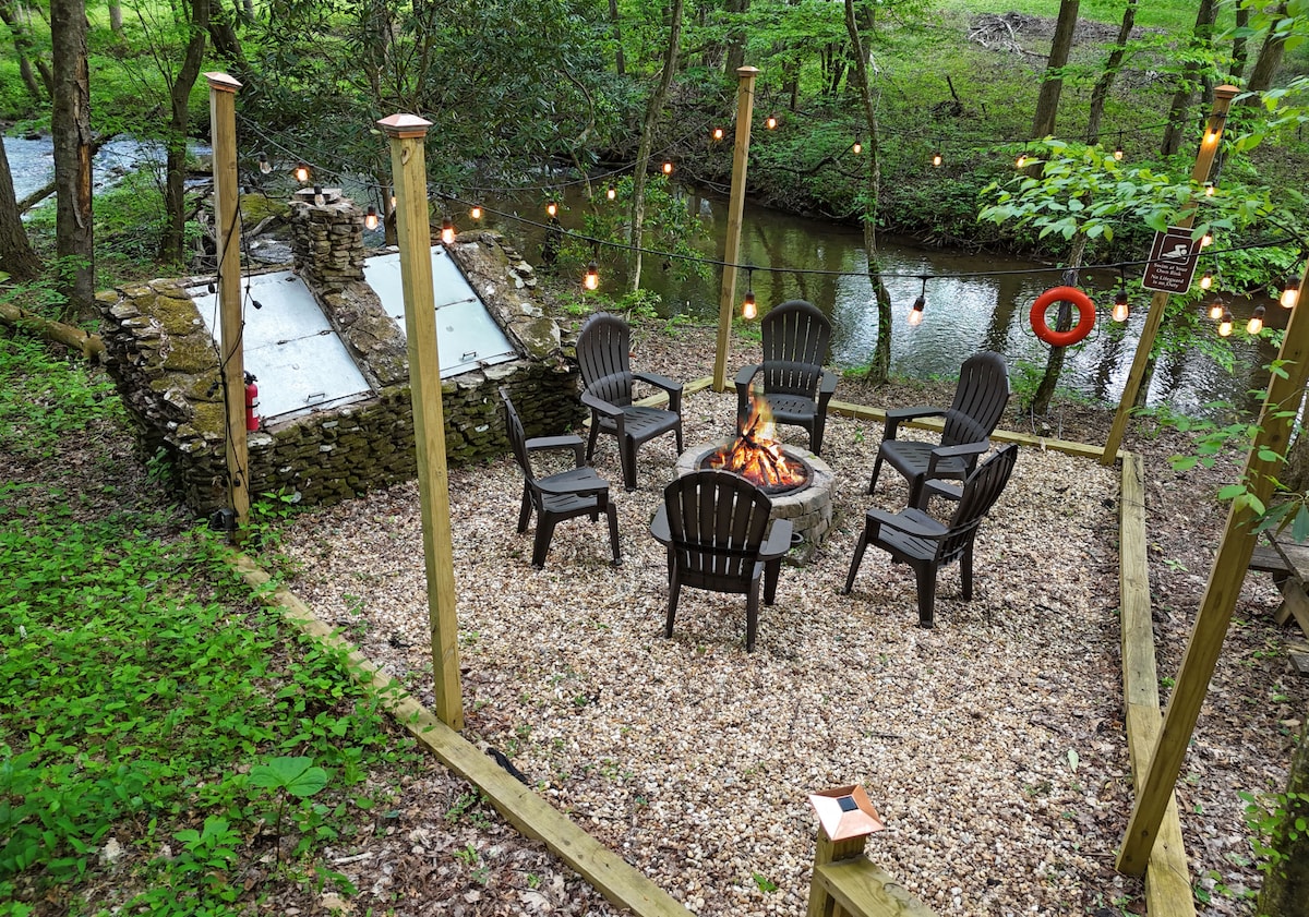 Copper Cabin - Blue Ridge, creek, pets, fire pit