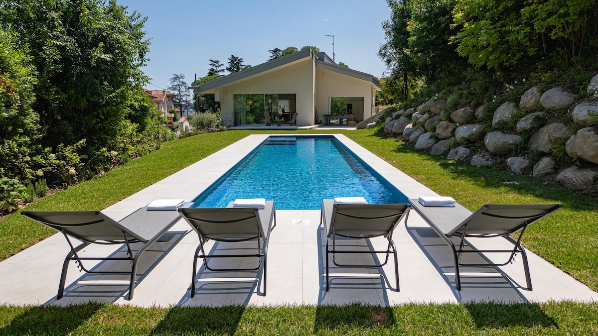 Private villa with swimming pool, Lake Garda