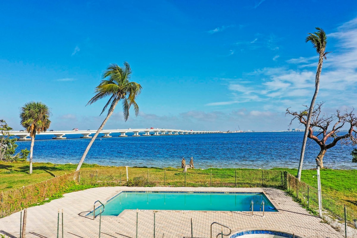 Secluded Bayfront Bliss Awaits at Yacht Haven #2 o
