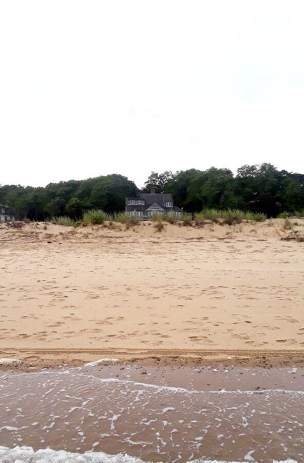 The Chequessett Beach House of Wellfleet