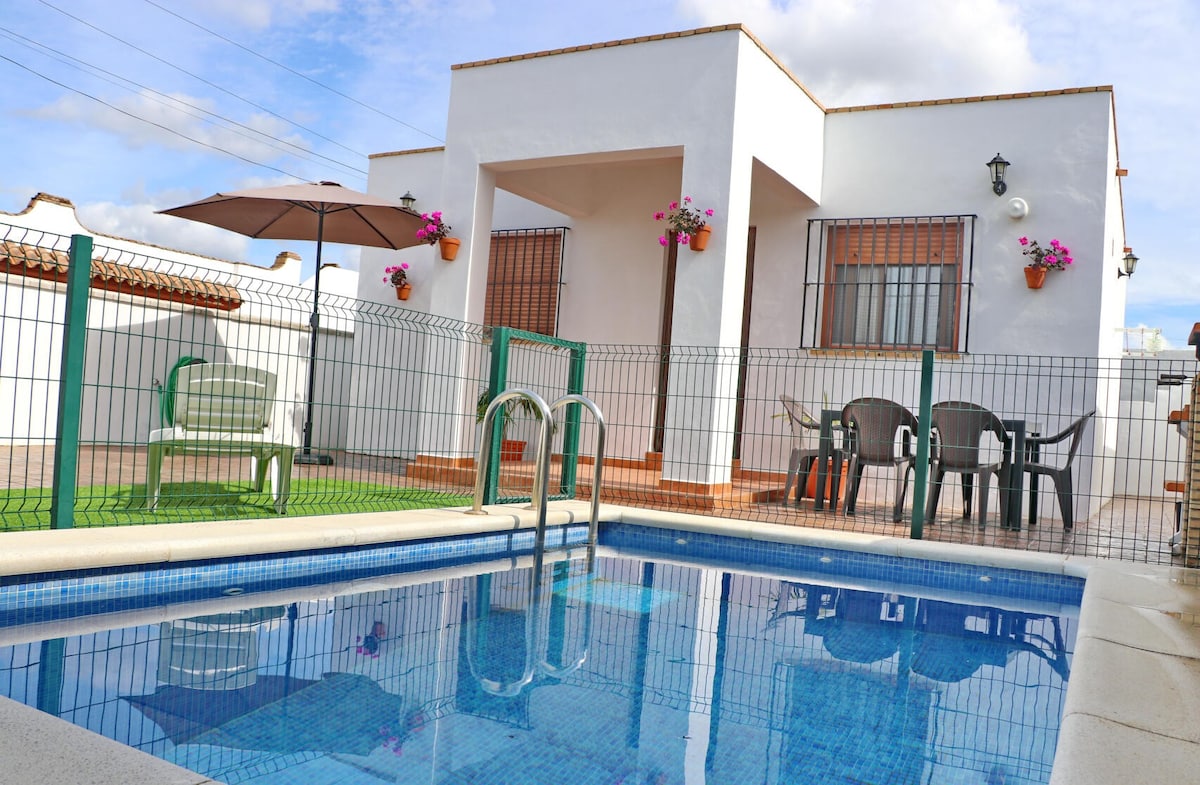 Fabulous holiday home with a private pool, on the